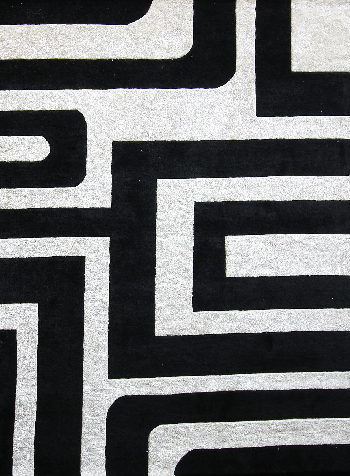 Classic Ebony Ivory Maze
